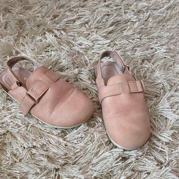 Cat and Jack Pink Shoes - Picture 1 of 3